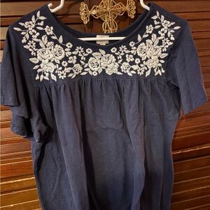 Chic Navy Blouse with White Floral Design